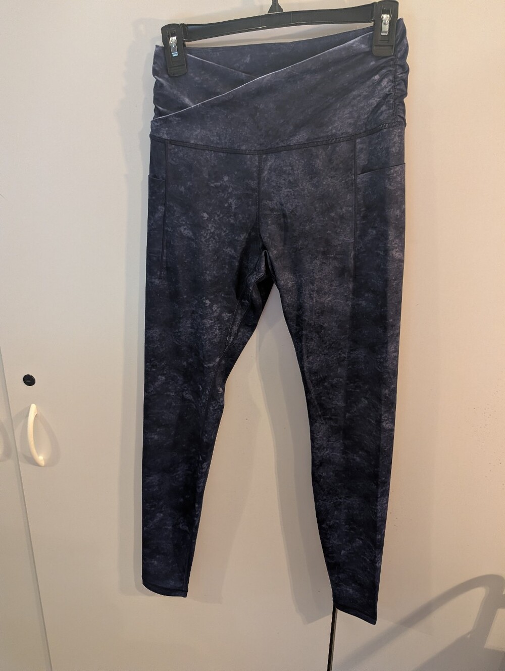 Ododos Woman's Medium Dark Blue Crinkle Leggings - NWT